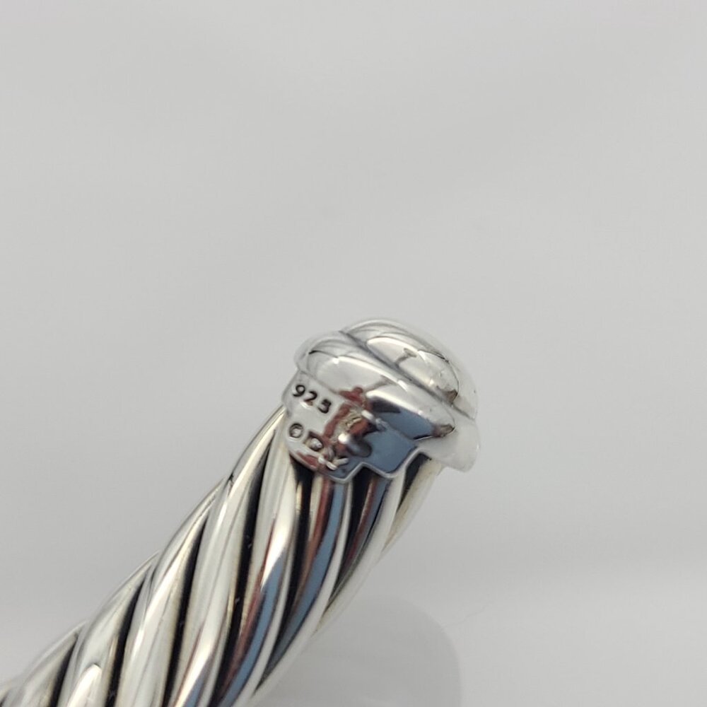 David Yurman 7mm Cable Classic Bracelet with Black Diamond Center Station - Picture 5 of 6